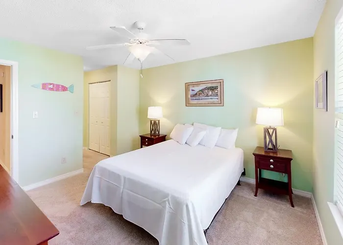 Sea Oats H105 Apartment *